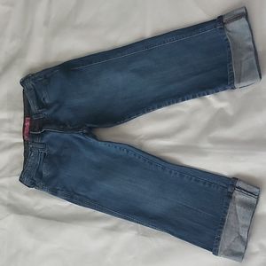 Levi's Jeans Crop pants size 7